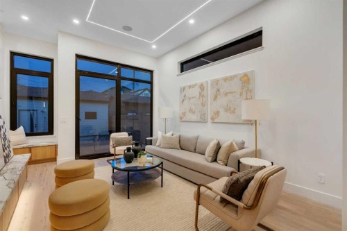 2008 8 Avenue Se, Calgary, AB - Indoor Photo Showing Other Room