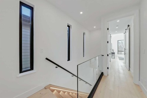 2008 8 Avenue Se, Calgary, AB - Indoor Photo Showing Other Room