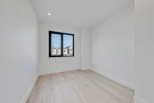 2008 8 Avenue Se, Calgary, AB - Indoor Photo Showing Other Room
