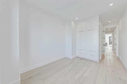 2008 8 Avenue Se, Calgary, AB - Indoor Photo Showing Other Room