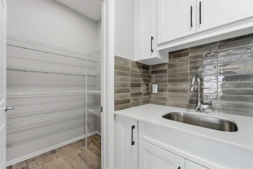 40 Cityline Manor Ne, Calgary, AB - Indoor Photo Showing Kitchen