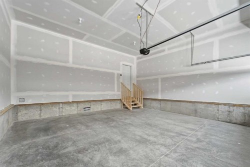 40 Cityline Manor Ne, Calgary, AB - Indoor Photo Showing Garage