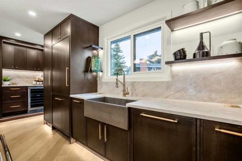 216 Oakridge Place Sw, Calgary, AB - Indoor Photo Showing Kitchen With Upgraded Kitchen