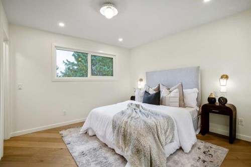 216 Oakridge Place Sw, Calgary, AB - Indoor Photo Showing Bedroom