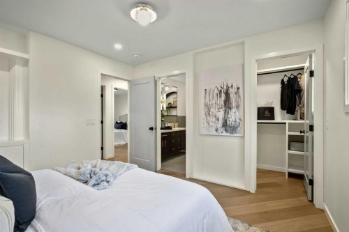216 Oakridge Place Sw, Calgary, AB - Indoor Photo Showing Bedroom