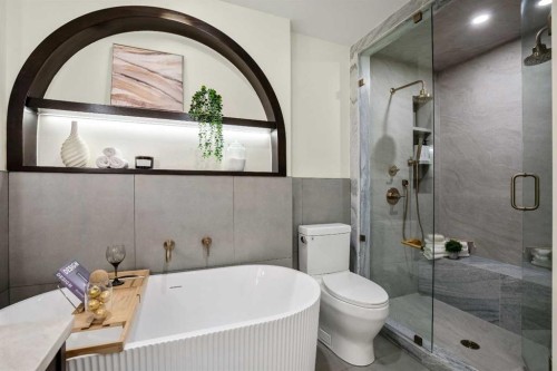 216 Oakridge Place Sw, Calgary, AB - Indoor Photo Showing Bathroom