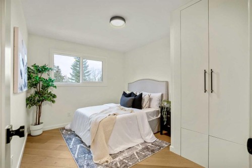 216 Oakridge Place Sw, Calgary, AB - Indoor Photo Showing Bedroom