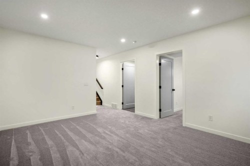 216 Oakridge Place Sw, Calgary, AB - Indoor Photo Showing Other Room