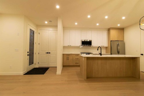 Upper-1512 21 Avenue Nw, Calgary, AB 