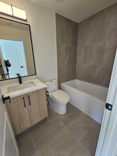 Upper-1512 21 Avenue Nw, Calgary, AB 