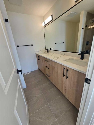 Upper-1512 21 Avenue Nw, Calgary, AB 