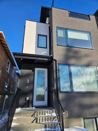 Upper-1512 21 Avenue Nw, Calgary, AB 