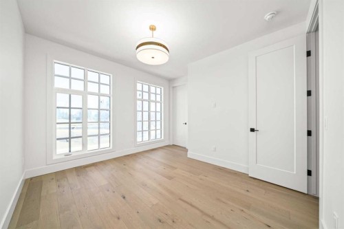 1517 32 Avenue Sw, Calgary, AB - Indoor Photo Showing Other Room