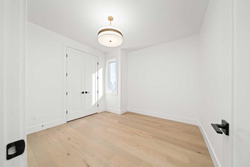 1517 32 Avenue Sw, Calgary, AB - Indoor Photo Showing Other Room