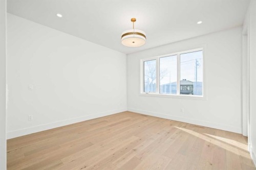 1517 32 Avenue Sw, Calgary, AB - Indoor Photo Showing Other Room