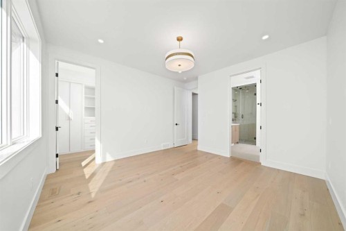 1517 32 Avenue Sw, Calgary, AB - Indoor Photo Showing Other Room