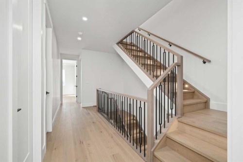 1517 32 Avenue Sw, Calgary, AB - Indoor Photo Showing Other Room