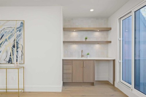 1517 32 Avenue Sw, Calgary, AB - Indoor Photo Showing Other Room