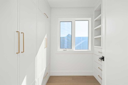 1517 32 Avenue Sw, Calgary, AB - Indoor Photo Showing Other Room