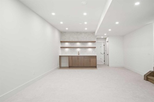 1517 32 Avenue Sw, Calgary, AB - Indoor Photo Showing Other Room