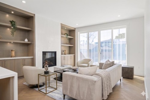 1517 32 Avenue Sw, Calgary, AB - Indoor Photo Showing Living Room