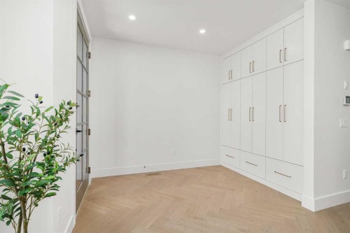 1517 32 Avenue Sw, Calgary, AB - Indoor Photo Showing Other Room