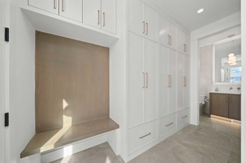 1517 32 Avenue Sw, Calgary, AB - Indoor Photo Showing Other Room