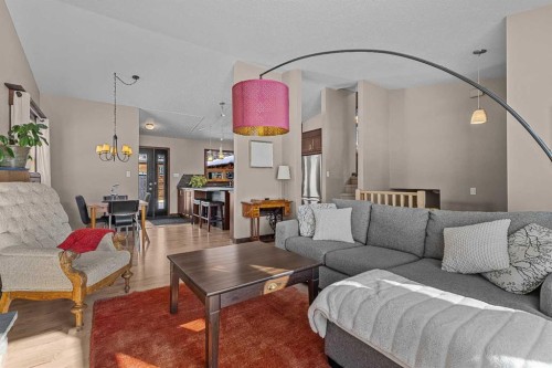 100 Settler Way, Canmore, AB - Indoor Photo Showing Living Room