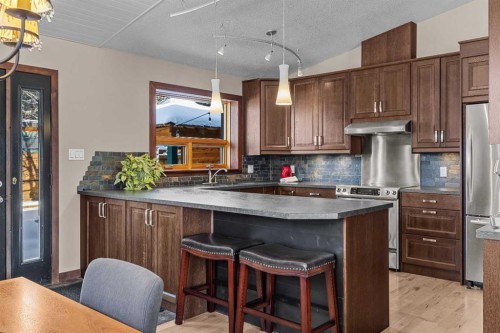 100 Settler Way, Canmore, AB - Indoor