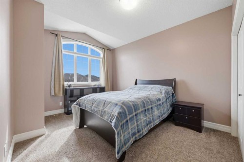 113 Cranarch Common Se, Calgary, AB - Indoor Photo Showing Bedroom