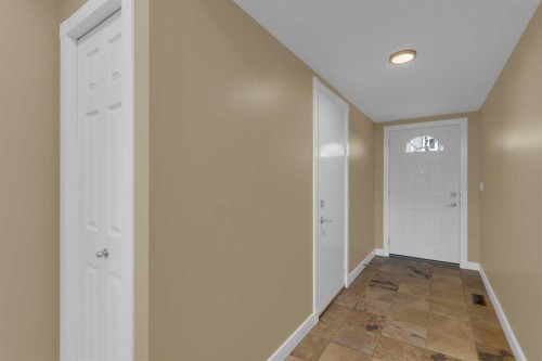 87 Candle Terrace Sw, Calgary, AB 