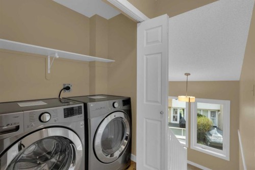 87 Candle Terrace Sw, Calgary, AB 