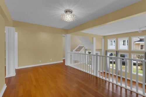 87 Candle Terrace Sw, Calgary, AB 