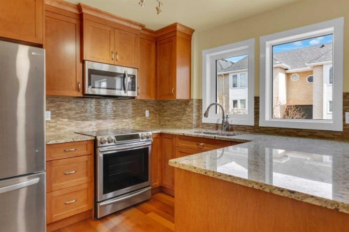 87 Candle Terrace Sw, Calgary, AB 