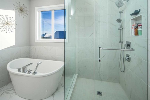148 Carringham Road Nw, Calgary, AB - Indoor Photo Showing Bathroom