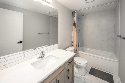 148 Carringham Road Nw, Calgary, AB - Indoor Photo Showing Bathroom