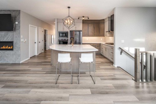 148 Carringham Road Nw, Calgary, AB - Indoor Photo Showing Kitchen With Upgraded Kitchen