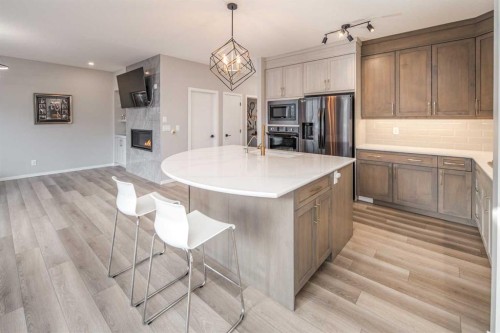 148 Carringham Road Nw, Calgary, AB - Indoor Photo Showing Kitchen With Upgraded Kitchen