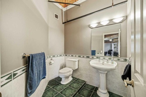 401-535 10 Avenue Sw, Calgary, AB - Indoor Photo Showing Bathroom