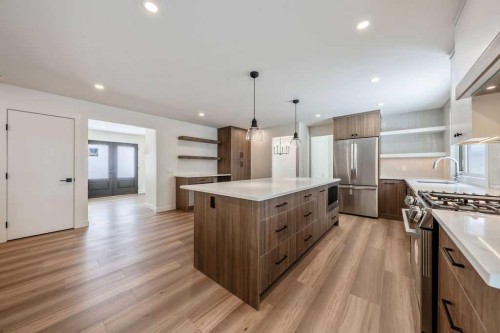 5880 Dalridge Hill Nw, Calgary, AB - Indoor Photo Showing Kitchen With Upgraded Kitchen