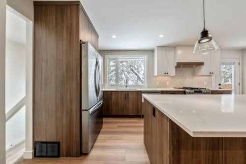 5880 Dalridge Hill Nw, Calgary, AB - Indoor Photo Showing Kitchen With Upgraded Kitchen
