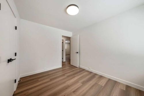 5880 Dalridge Hill Nw, Calgary, AB - Indoor Photo Showing Other Room