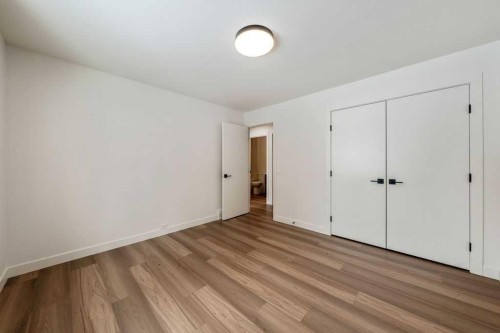 5880 Dalridge Hill Nw, Calgary, AB - Indoor Photo Showing Other Room