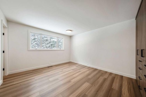 5880 Dalridge Hill Nw, Calgary, AB - Indoor Photo Showing Other Room