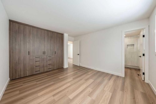 5880 Dalridge Hill Nw, Calgary, AB - Indoor Photo Showing Other Room