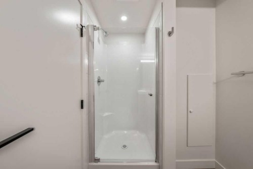 5880 Dalridge Hill Nw, Calgary, AB - Indoor Photo Showing Bathroom