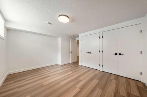 5880 Dalridge Hill Nw, Calgary, AB - Indoor Photo Showing Other Room