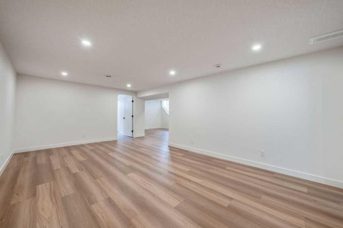 5880 Dalridge Hill Nw, Calgary, AB - Indoor Photo Showing Other Room