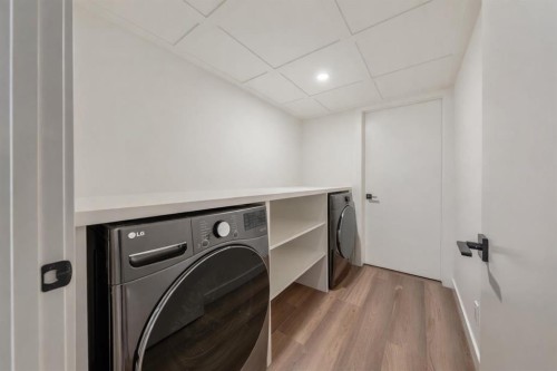 5880 Dalridge Hill Nw, Calgary, AB - Indoor Photo Showing Laundry Room