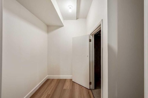 5880 Dalridge Hill Nw, Calgary, AB - Indoor Photo Showing Other Room